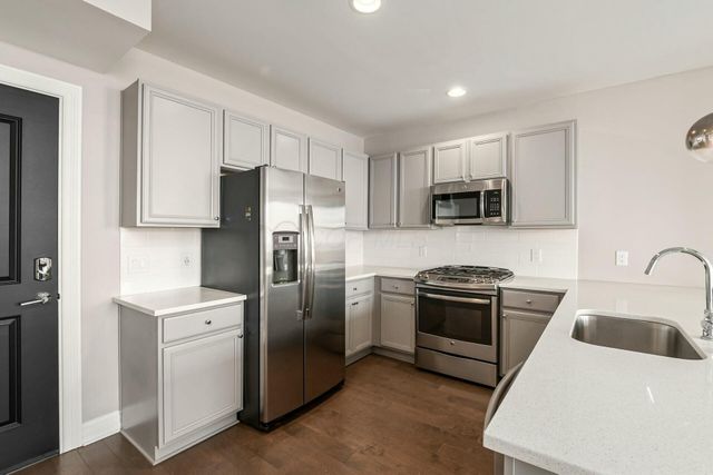 50 W Broad Street, 2403, Columbus, OH 43215