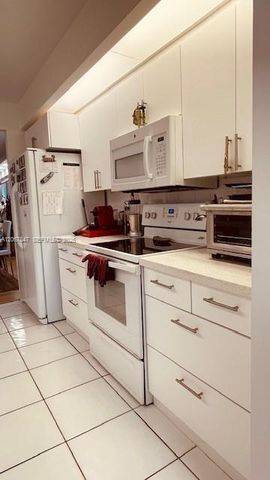 950 SW 138th Avenue 314B, Pembroke Pines, FL 33027
