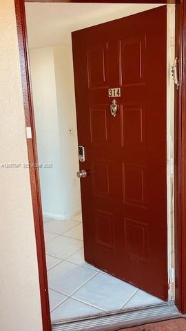 950 SW 138th Avenue 314B, Pembroke Pines, FL 33027