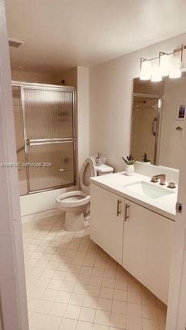 950 SW 138th Avenue 314B, Pembroke Pines, FL 33027