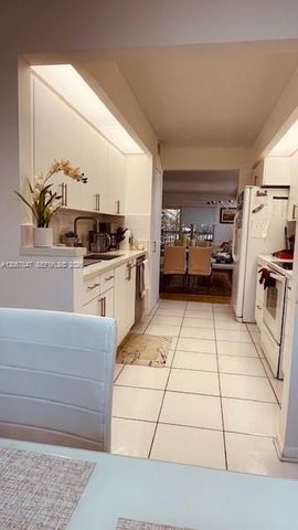 950 SW 138th Avenue 314B, Pembroke Pines, FL 33027