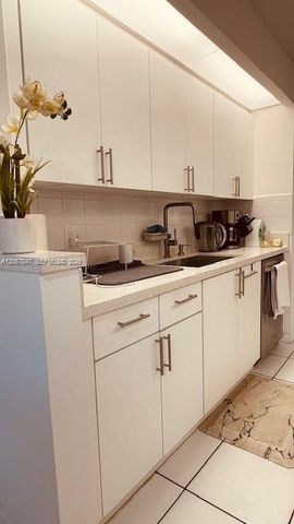 950 SW 138th Avenue 314B, Pembroke Pines, FL 33027