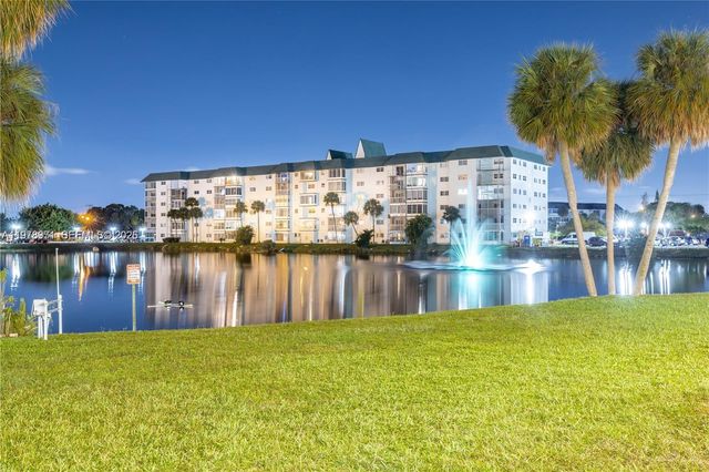 4751 NW 21st St 210, Lauderhill, FL 33313