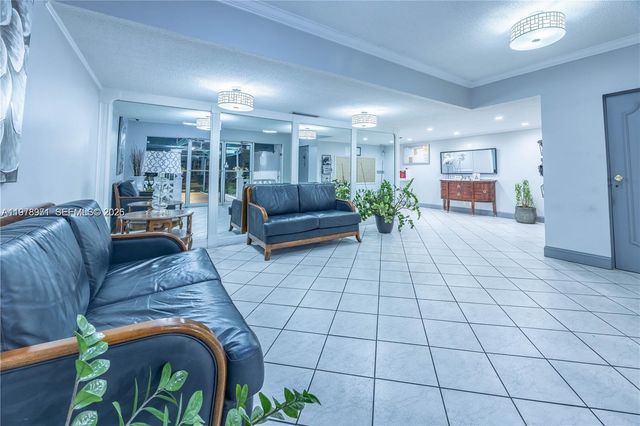 4751 NW 21st St 210, Lauderhill, FL 33313