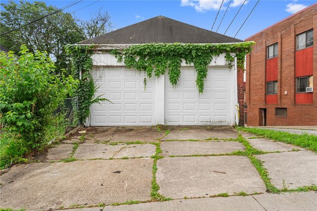 718 Brownsville Rd, Knoxville, PA 15210