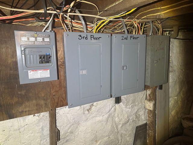 34 Enterprise St, Brockton, MA 02301