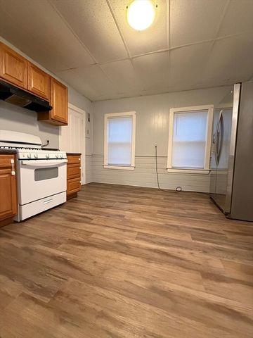 34 Enterprise St, Brockton, MA 02301