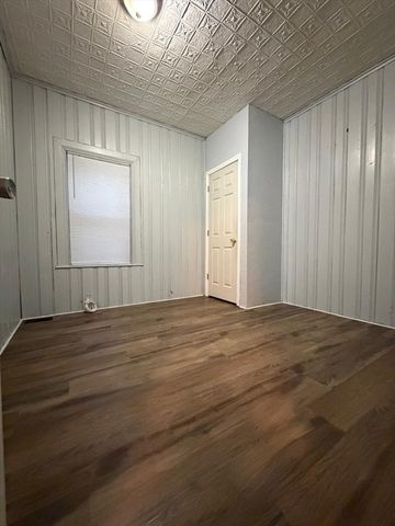 34 Enterprise St, Brockton, MA 02301