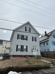 34 Enterprise St, Brockton, MA 02301