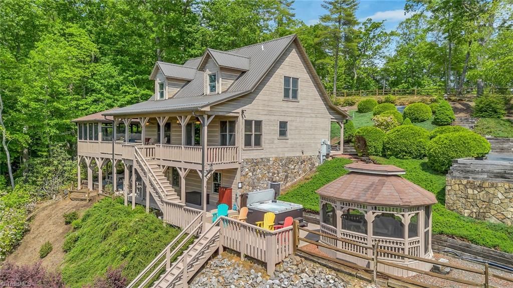 883 Wagon Ridge Lane, Ferguson, NC 28624
