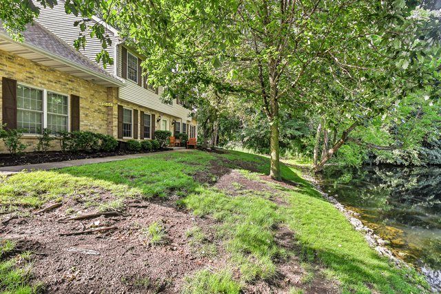 1544 Laurel Oaks Drive, Streamwood, IL 60107