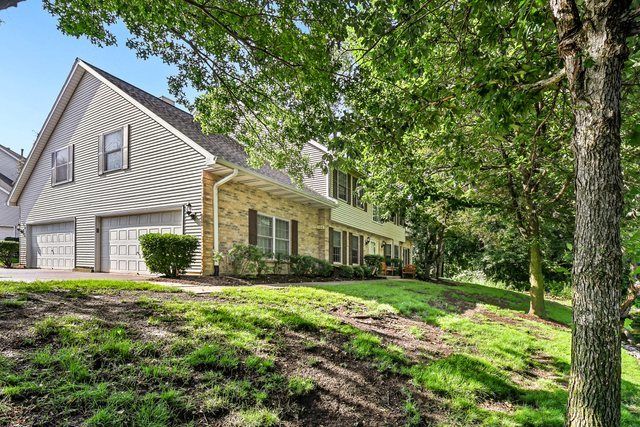 1544 Laurel Oaks Drive, Streamwood, IL 60107