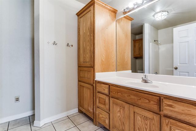 1008 Treys Court, Sanger, TX 76266