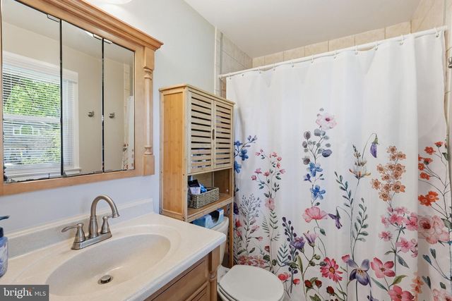 5414 QUEENSBERRY AVE, Springfield, VA 22151