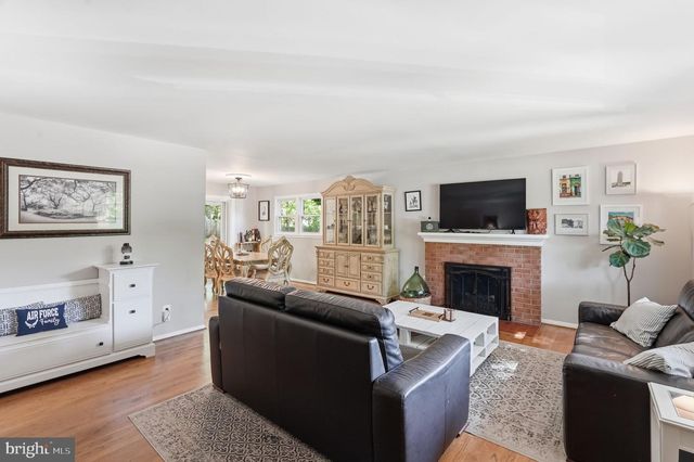 5414 QUEENSBERRY AVE, Springfield, VA 22151