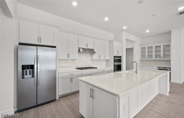 2082 Don Benito WAY, Naples, FL 34120