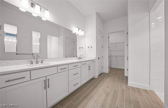 2082 Don Benito WAY, Naples, FL 34120