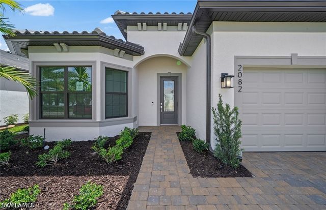 2082 Don Benito WAY, Naples, FL 34120