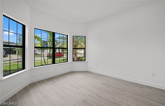 2082 Don Benito WAY, Naples, FL 34120