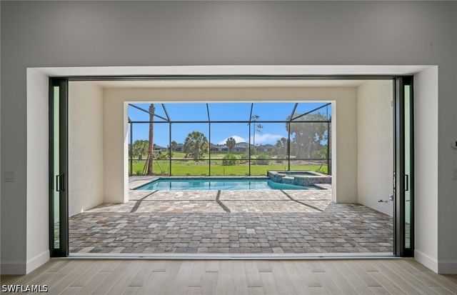 2082 Don Benito WAY, Naples, FL 34120