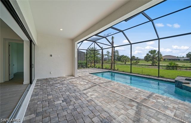 2082 Don Benito WAY, Naples, FL 34120
