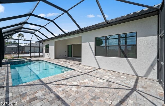 2082 Don Benito WAY, Naples, FL 34120