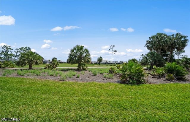 2082 Don Benito WAY, Naples, FL 34120