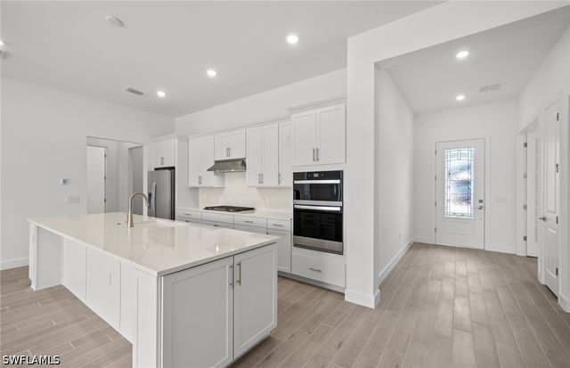 2082 Don Benito WAY, Naples, FL 34120