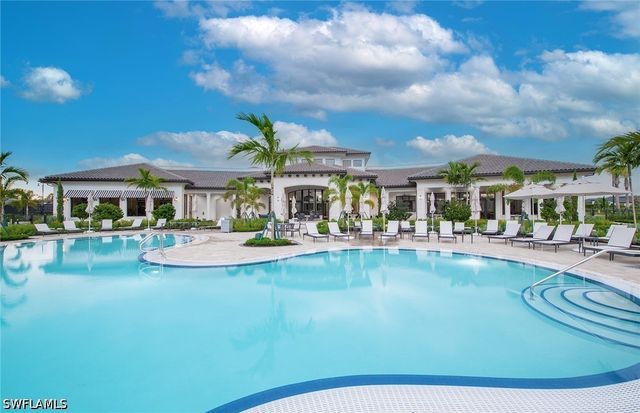 2082 Don Benito WAY, Naples, FL 34120