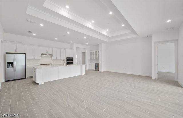 2082 Don Benito WAY, Naples, FL 34120