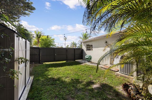 16341 SW 104th Ave, Miami, FL 33157