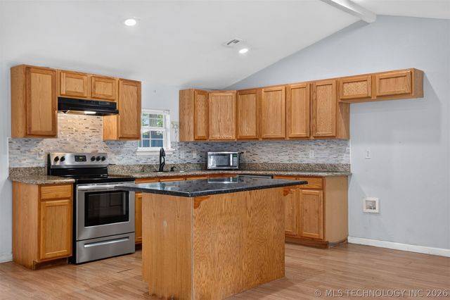 319 W Bryan Avenue, Sapulpa, OK 74066