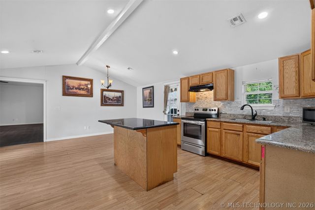 319 W Bryan Avenue, Sapulpa, OK 74066