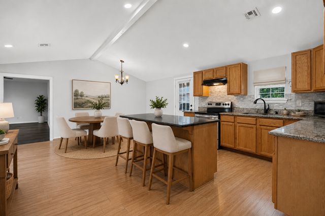 319 W Bryan Avenue, Sapulpa, OK 74066