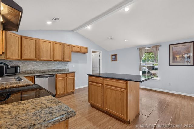 319 W Bryan Avenue, Sapulpa, OK 74066