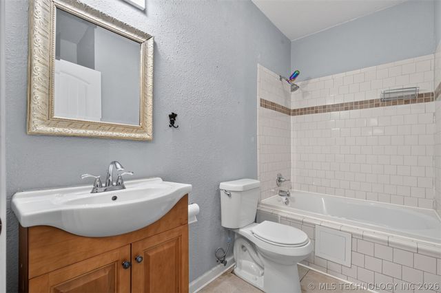 319 W Bryan Avenue, Sapulpa, OK 74066