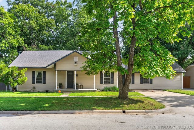 319 W Bryan Avenue, Sapulpa, OK 74066