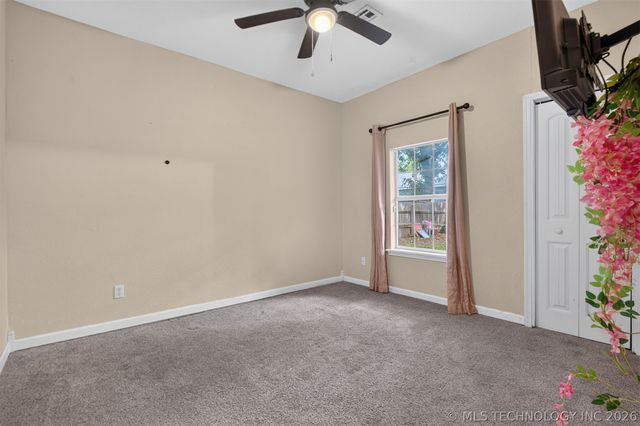 319 W Bryan Avenue, Sapulpa, OK 74066