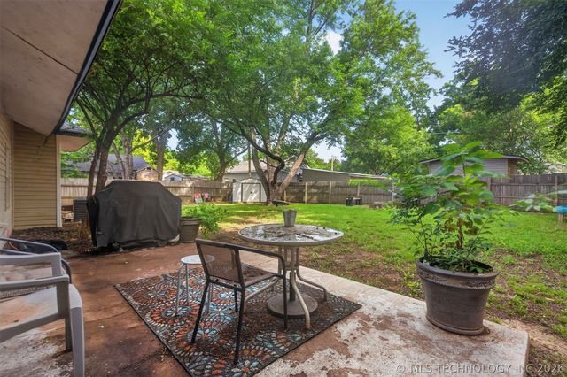 319 W Bryan Avenue, Sapulpa, OK 74066
