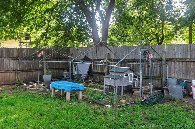 319 W Bryan Avenue, Sapulpa, OK 74066