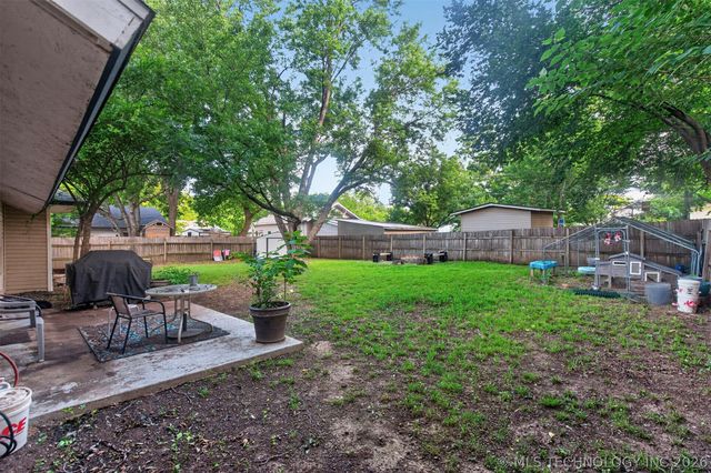 319 W Bryan Avenue, Sapulpa, OK 74066