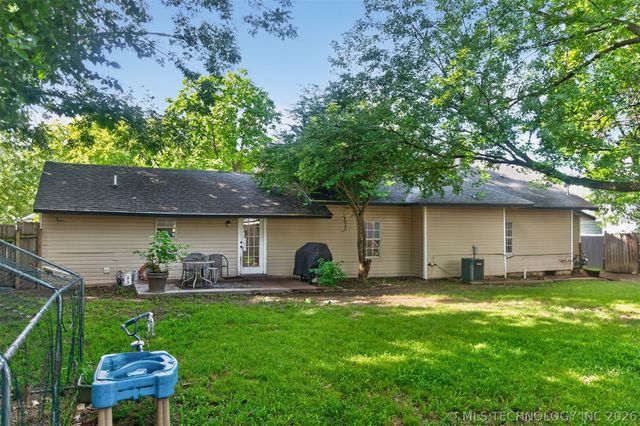 319 W Bryan Avenue, Sapulpa, OK 74066