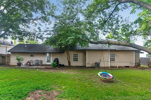 319 W Bryan Avenue, Sapulpa, OK 74066