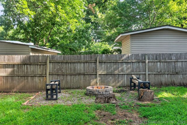 319 W Bryan Avenue, Sapulpa, OK 74066