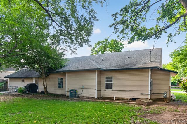 319 W Bryan Avenue, Sapulpa, OK 74066
