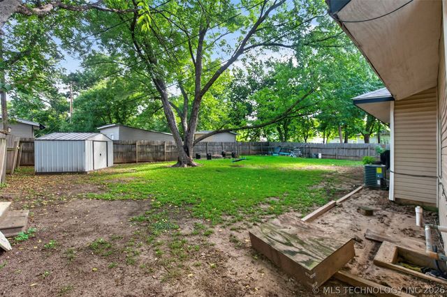 319 W Bryan Avenue, Sapulpa, OK 74066