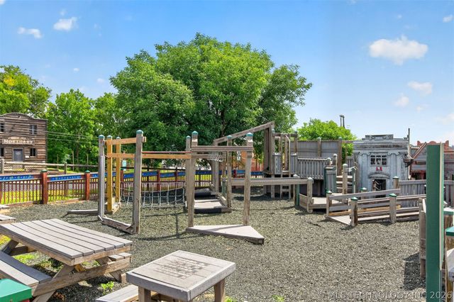 319 W Bryan Avenue, Sapulpa, OK 74066