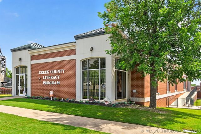 319 W Bryan Avenue, Sapulpa, OK 74066