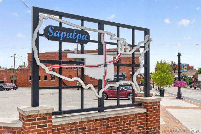 319 W Bryan Avenue, Sapulpa, OK 74066