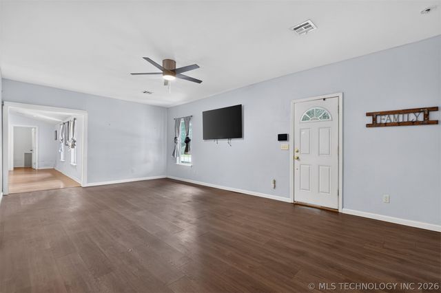 319 W Bryan Avenue, Sapulpa, OK 74066